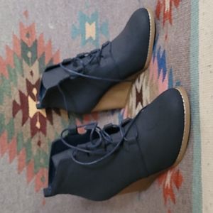 Nautical women's booties